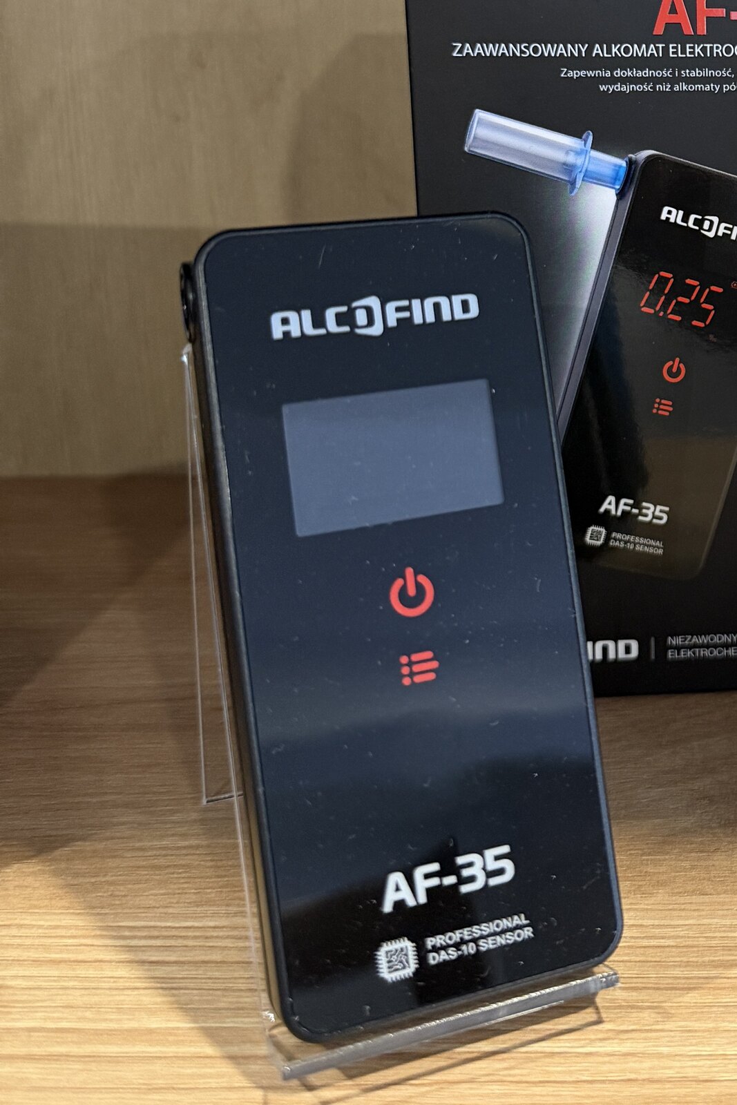 Front i przyciski alkomatu AlcoFind AF-35