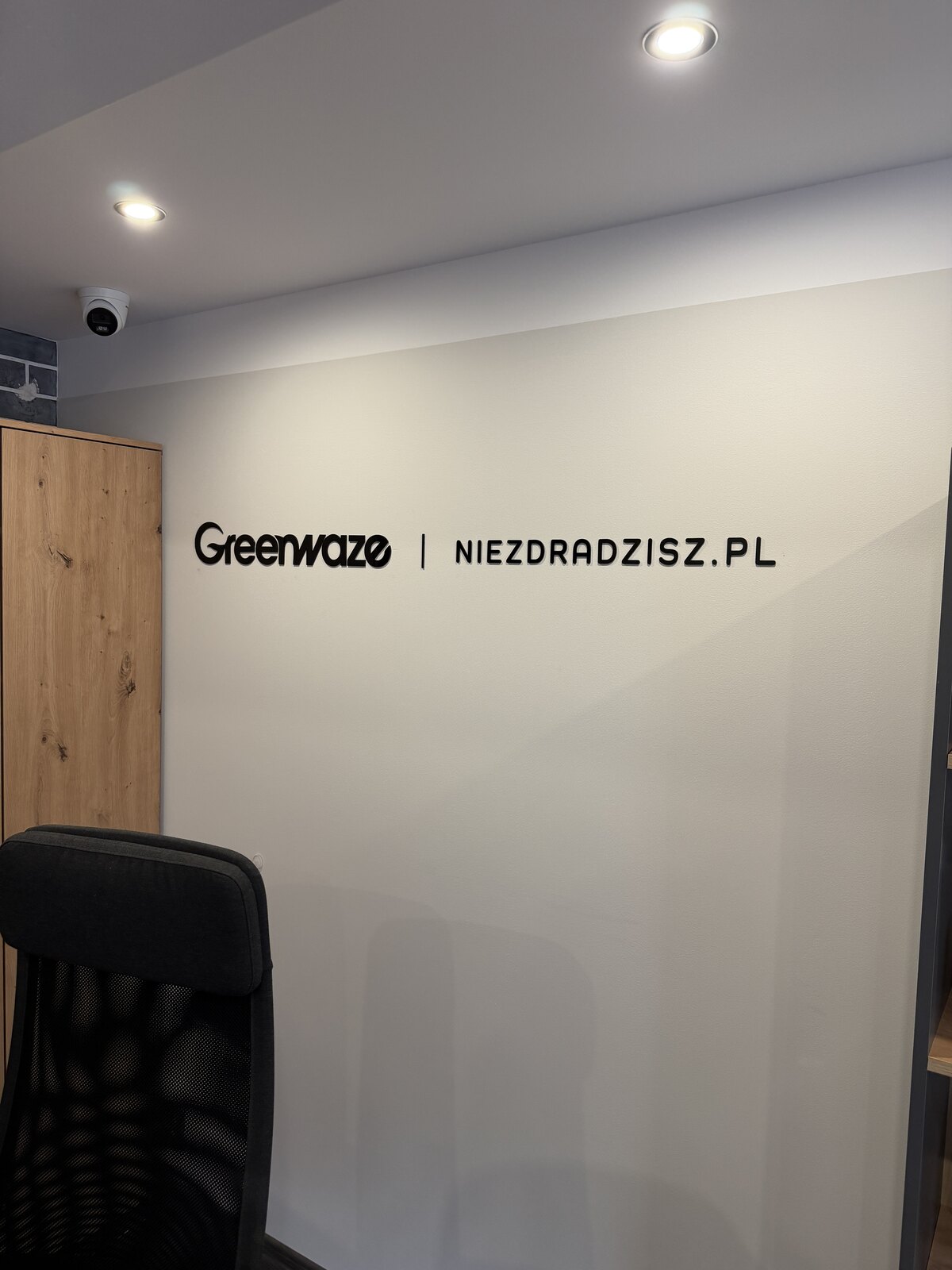 Oznaczenie Greenwaze wewnątrz punktu obsługi