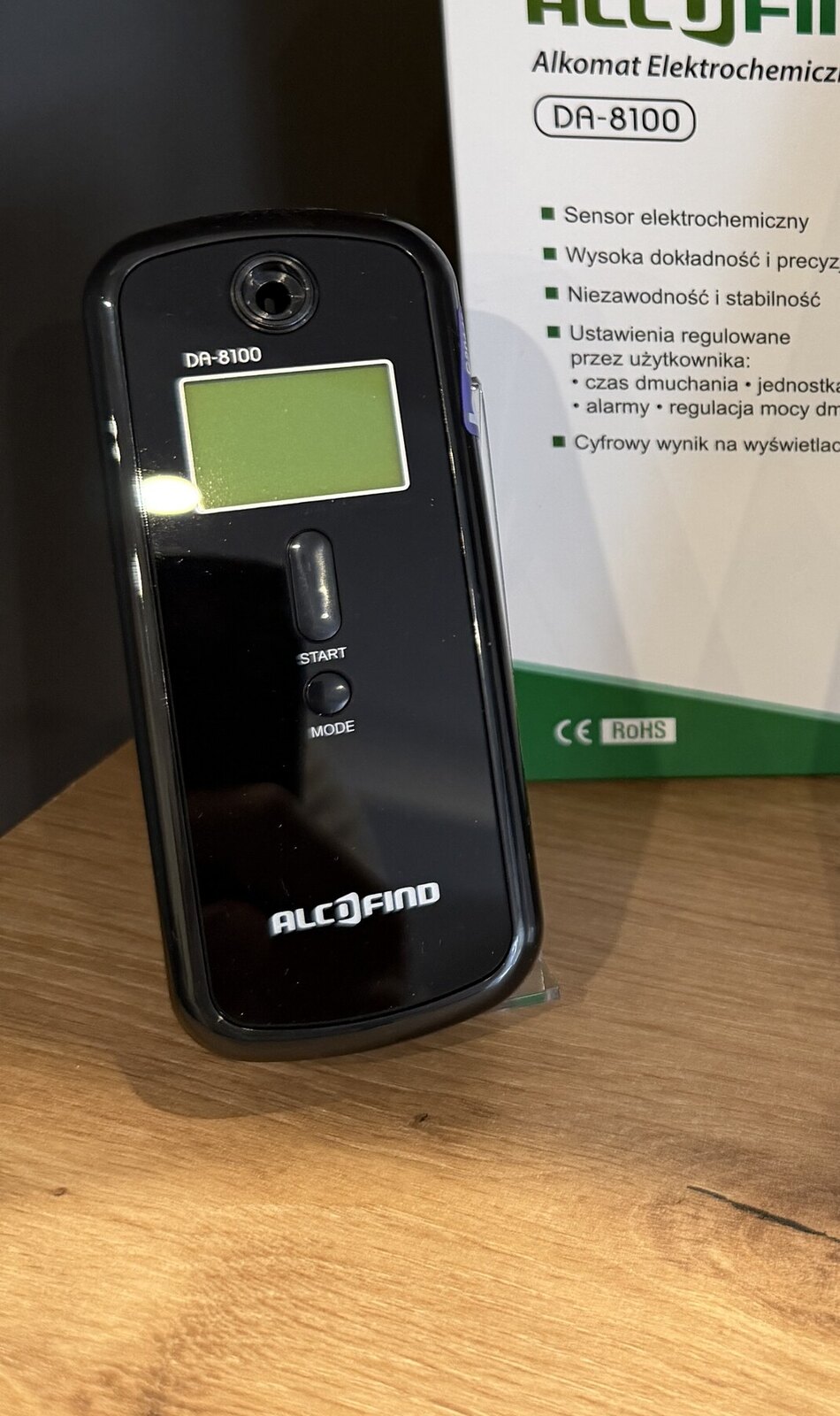 Wyświetlacz i sterowanie alkomatu AlcoFind DA-8100